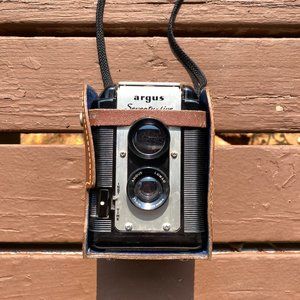 VINTAGE ARGUS Seventy-Five 1950s Film Camera